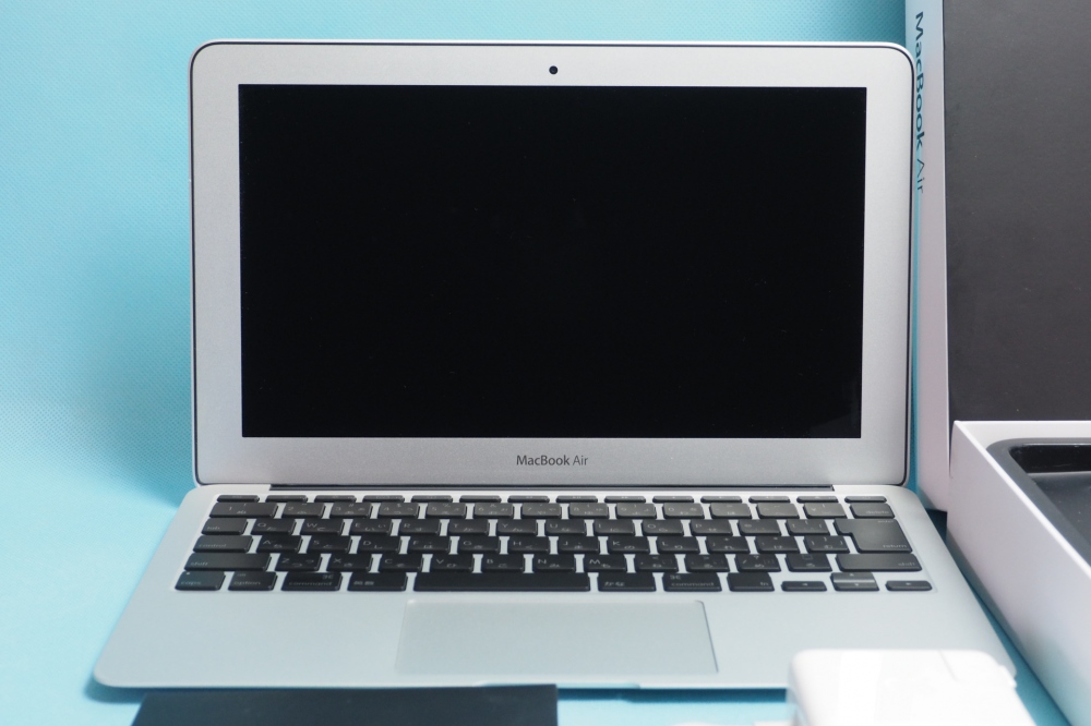 Apple MacBook Air 1.4GHz Core 2 Duo 11.6 2G SSD64G MC505J/A Late2010 充放電回数26回、その他画像１