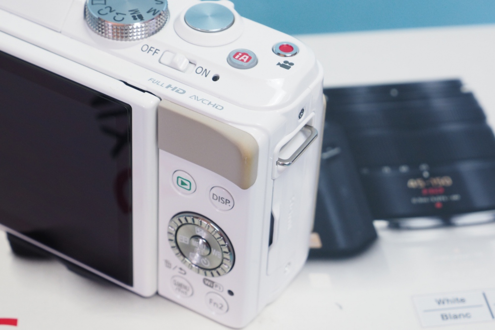 Panasonic ミラーレス一眼カメラ ルミックス GF6 ダブルズームレンズキット ホワイト DMC-GF6W-W + フィルター、その他画像３