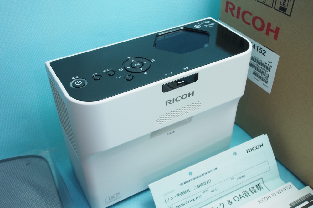 RICOH 超短焦点プロジェクター WX4152、その他画像１