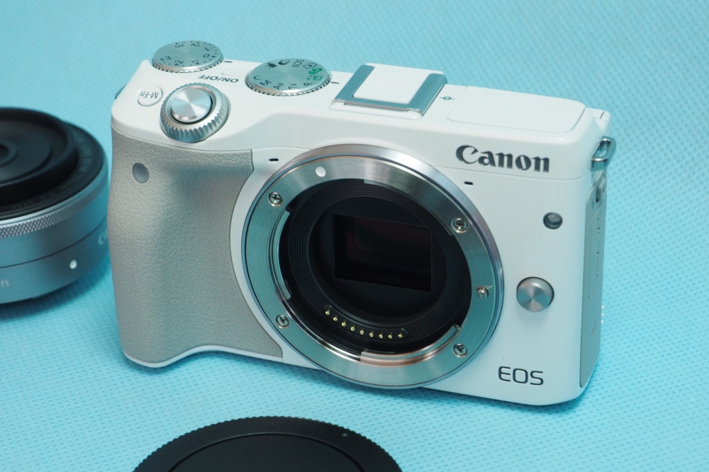 Canon ミラーレス一眼カメラ EOS M3 ダブルレンズキット EF-M18-55mm F3.5-5.6 IS STM EF-M22mm F2 STM 付属 EOSM3WH-WLK、その他画像１