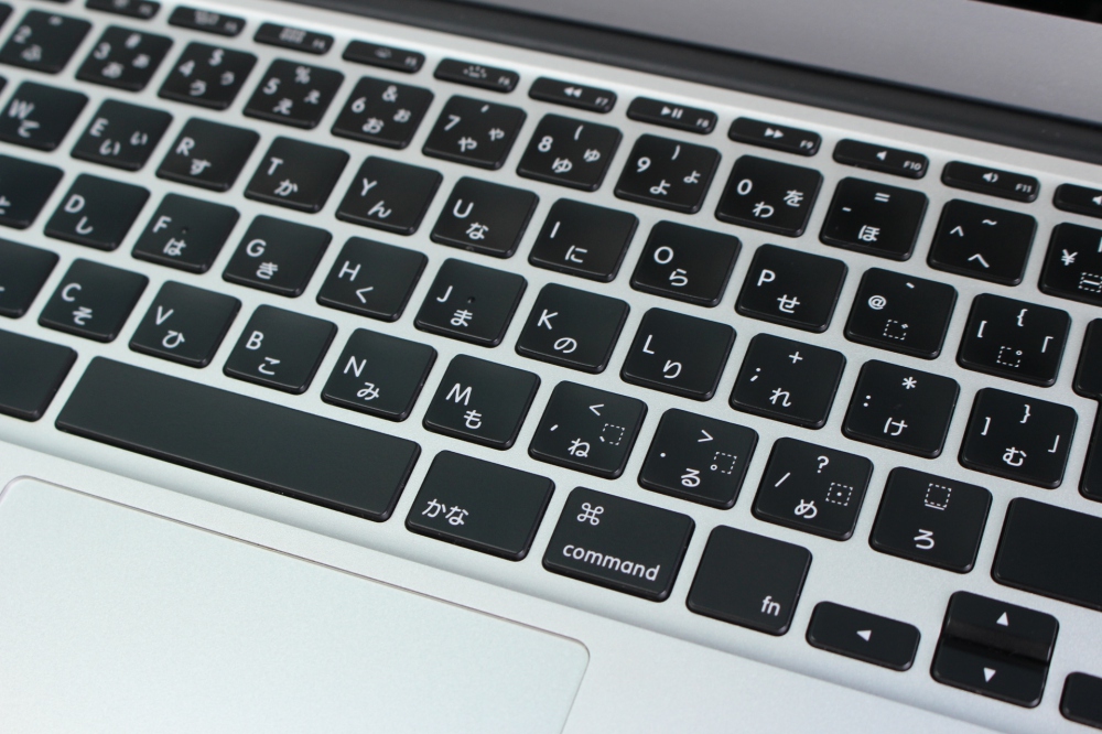 Apple MacBook Air 11.6 i7 4GB SSD128GB Mid 2011 充放電回数368回、その他画像２