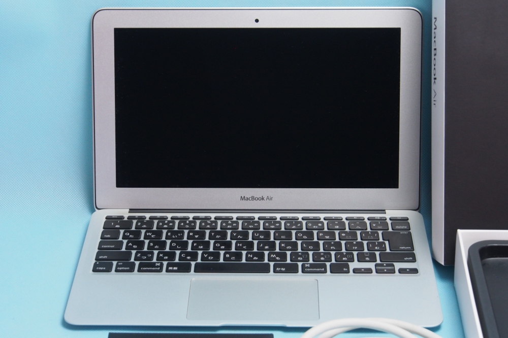 Apple MacBook Air 11.6 i7 4GB 256GB Mid 2011 充放電回数166回、その他画像１