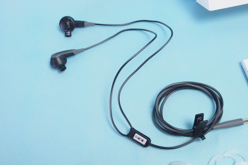 Bose SoundSport In-Ear Headphones チャコールブラック + 予備イヤーゴム、その他画像１