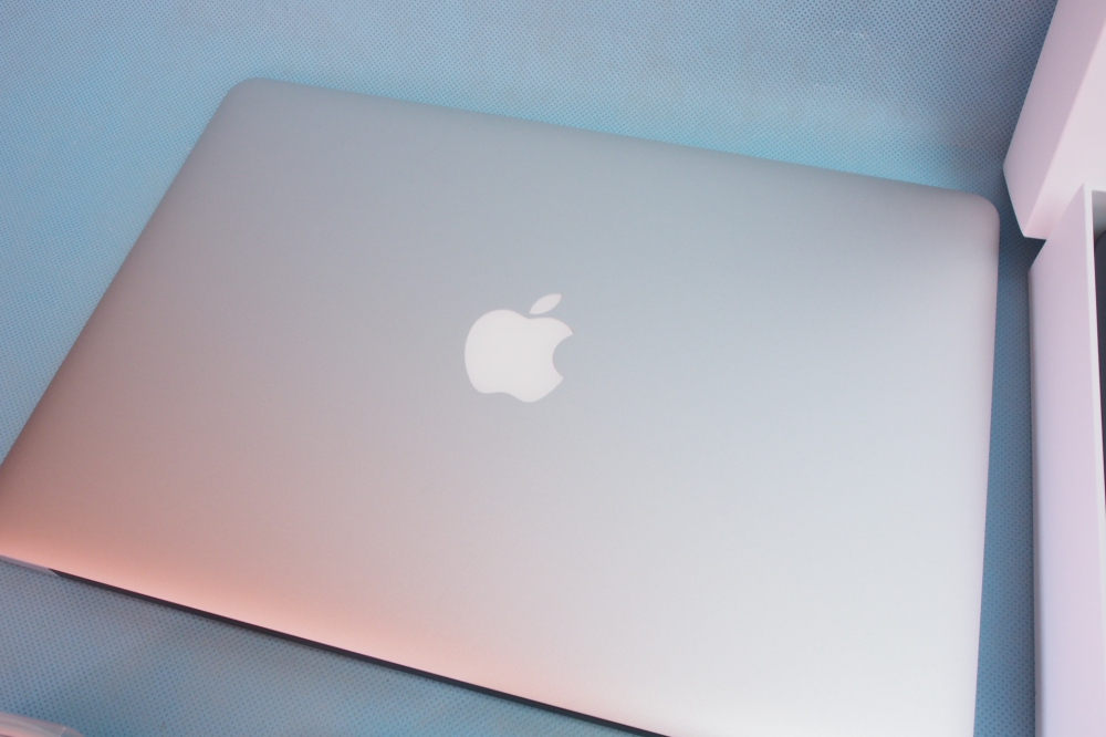 ニコニコ宅配買取｜Apple MacBook Air 13.3 2.2GHz 8GB SSD256GB EARLY2015 充放電回数77回