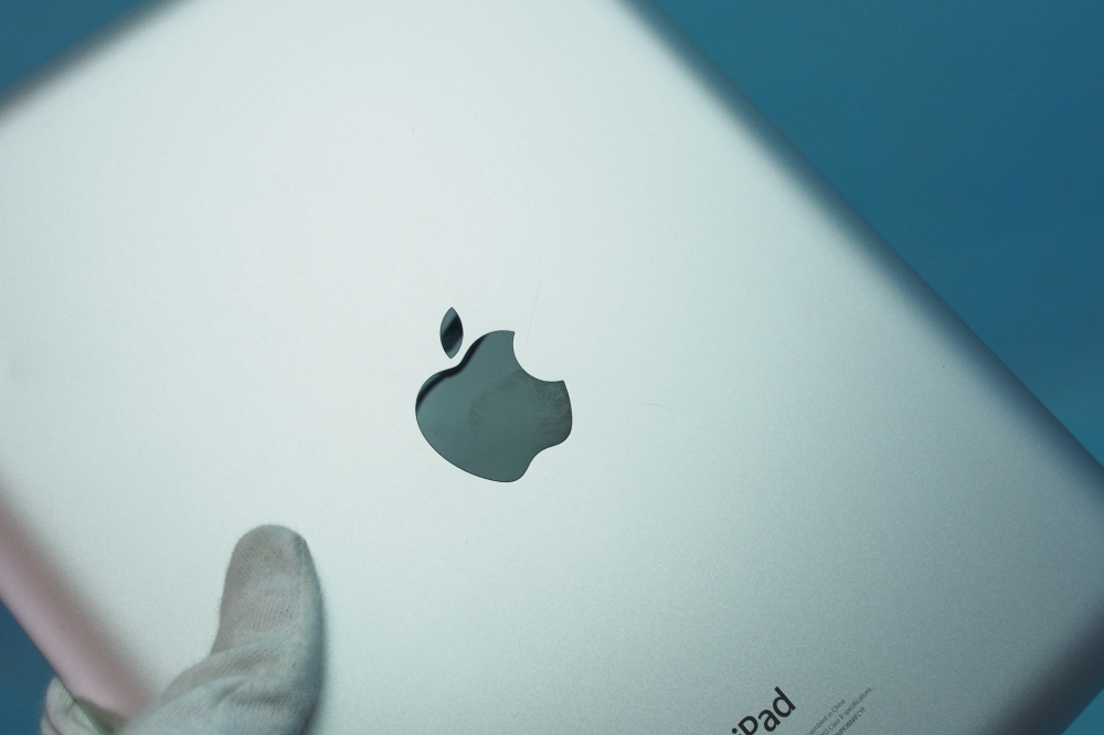 Apple iPad 第4世代 Retina Wi-Fi ME392J/A + ロジクール キーボードケース、その他画像３