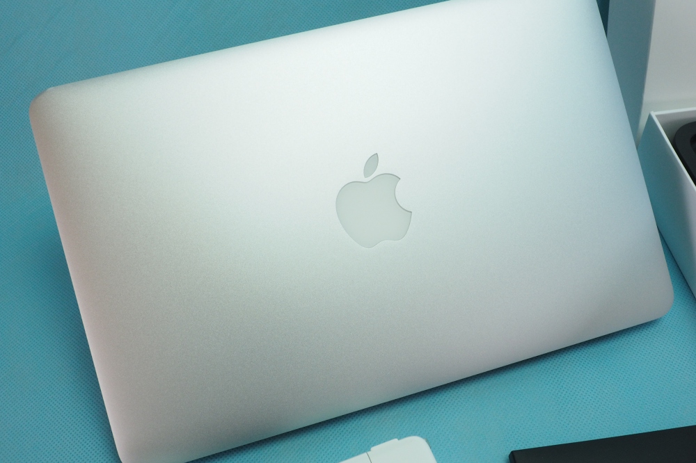 Apple MacBook Air(11inch/2GHz Core i7/メモリ 8GB/SSD 128GB/充放電回数13回/Mid 2012)、その他画像２