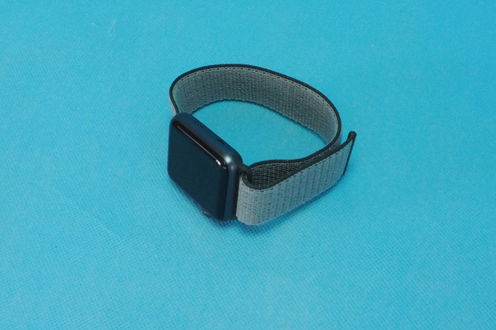 Apple Watch Series 3（GPS + Cellularモデル） 42mm スペースグレイアルミニウムケースとダークオリーブスポーツループ　MQKR2J/A 、その他画像１