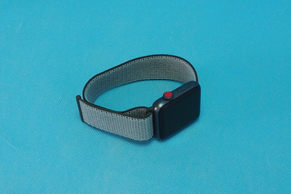 Apple Watch Series 3（GPS + Cellularモデル） 42mm スペースグレイアルミニウムケースとダークオリーブスポーツループ　MQKR2J/A 、その他画像２