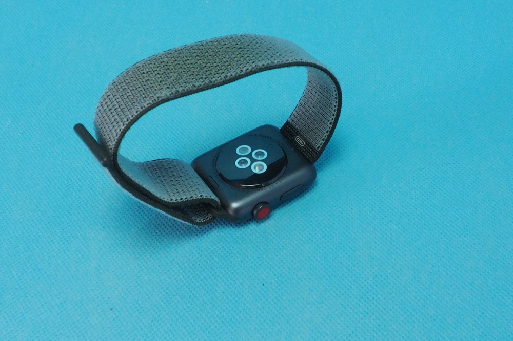 Apple Watch Series 3（GPS + Cellularモデル） 42mm スペースグレイアルミニウムケースとダークオリーブスポーツループ　MQKR2J/A 、その他画像３