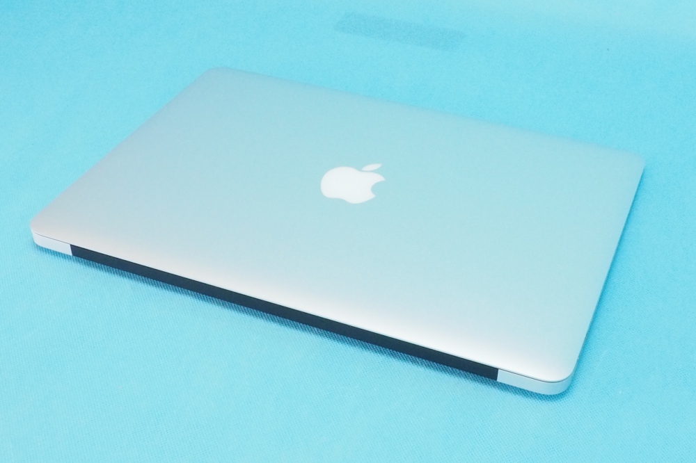 APPLE MacBook Air 13インチ  2GHz Core i7 8GB 500GB Mid 2012 USキー　充電回数60回　、その他画像２
