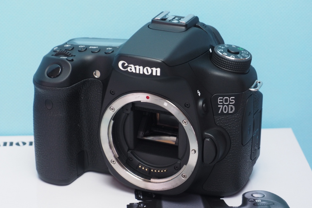 Canon デジタル一眼レフカメラ EOS70D レンズキット EF-S18-135mm F3.5-5.6 IS STM 付属 EOS70D18135STMLK + EW-73B、その他画像１
